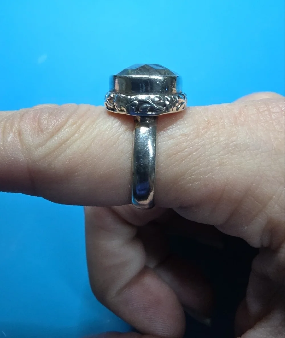Vintage Aquamarine—bezel-set in an ornate sterling silver band. - Picture 4 of 8